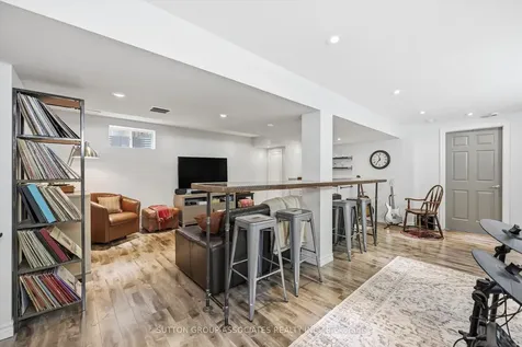2417 Hilda Drive Oakville ON L6H 7N5