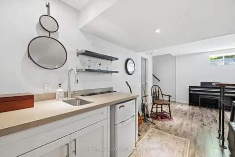 2417 Hilda Drive Oakville ON L6H 7N5