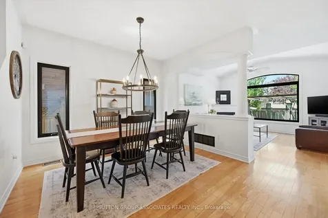 2417 Hilda Drive Oakville ON L6H 7N5