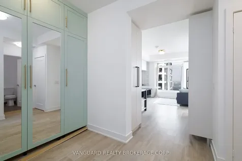7 Mabelle Avenue Toronto ON M5T 0C9
