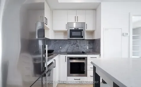 7 Mabelle Avenue Toronto ON M5T 0C9