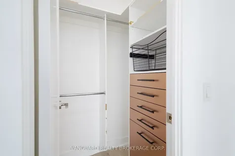 7 Mabelle Avenue Toronto ON M5T 0C9