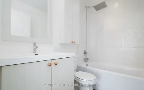 7 Mabelle Avenue Toronto ON M5T 0C9