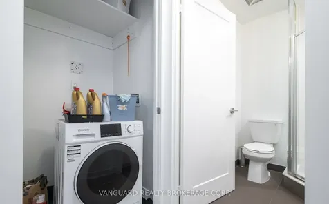 7 Mabelle Avenue Toronto ON M5T 0C9
