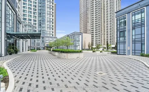 7 Mabelle Avenue Toronto ON M5T 0C9