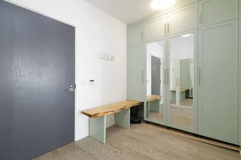 7 Mabelle Avenue Toronto ON M5T 0C9
