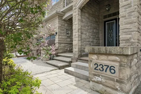 2376 Wasaga Drive Oakville ON L6H 0B7