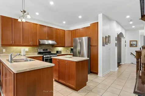 2376 Wasaga Drive Oakville ON L6H 0B7