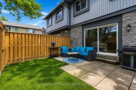 683 Woodward Avenue Milton ON L9T 3K4