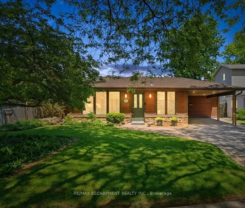 563 Elwood Road Burlington ON L7N 3C6