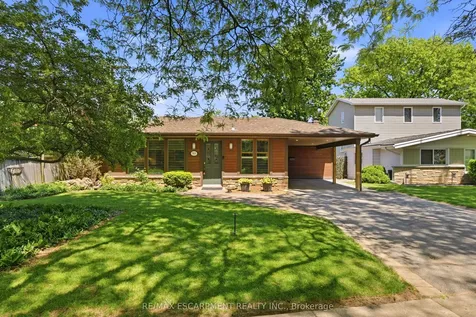 563 Elwood Road Burlington ON L7N 3C6