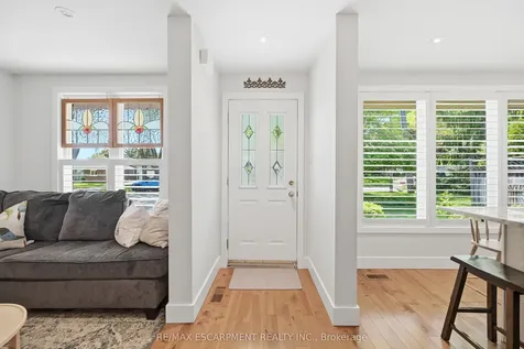 563 Elwood Road Burlington ON L7N 3C6