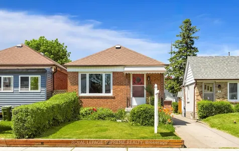 16 East Drive Toronto ON M6N 2N7