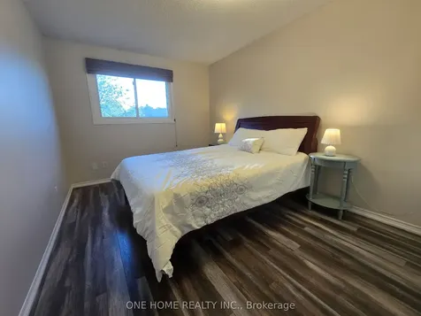 574 Galloway Crescent Mississauga ON L5C 4G6
