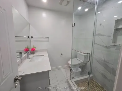 574 Galloway Crescent Mississauga ON L5C 4G6