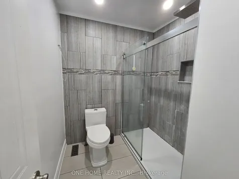 574 Galloway Crescent Mississauga ON L5C 4G6