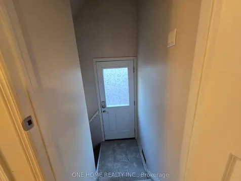 574 Galloway Crescent Mississauga ON L5C 4G6