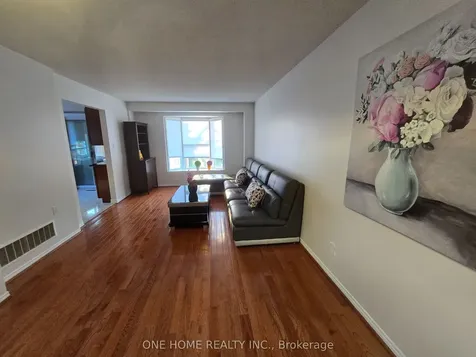 574 Galloway Crescent Mississauga ON L5C 4G6