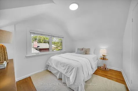 28 Crowland Drive Toronto ON M9W 2S4