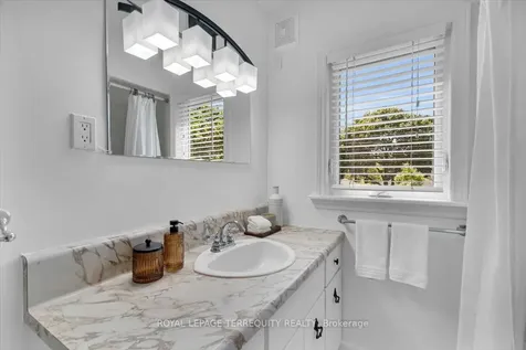 28 Crowland Drive Toronto ON M9W 2S4