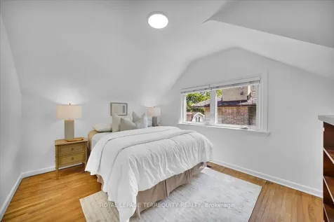 28 Crowland Drive Toronto ON M9W 2S4