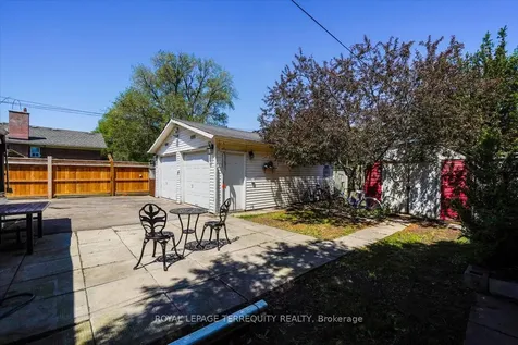 28 Crowland Drive Toronto ON M9W 2S4