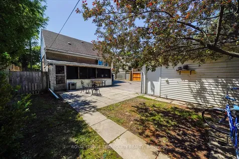28 Crowland Drive Toronto ON M9W 2S4