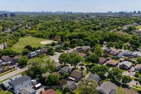 28 Crowland Drive Toronto ON M9W 2S4