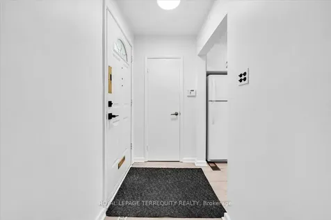 28 Crowland Drive Toronto ON M9W 2S4