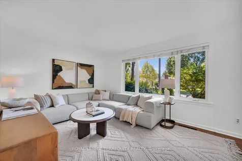 28 Crowland Drive Toronto ON M9W 2S4