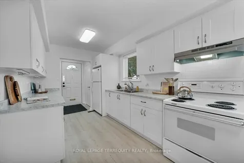 28 Crowland Drive Toronto ON M9W 2S4