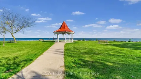 70 Eastwood Park Gardens Toronto ON M8W 0B2