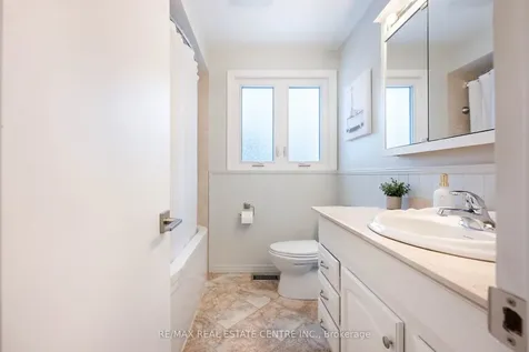 35 Treleaven Drive Brampton ON L6Y 1X7