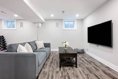 35 Treleaven Drive Brampton ON L6Y 1X7