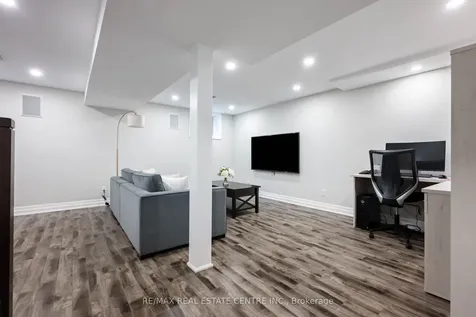 35 Treleaven Drive Brampton ON L6Y 1X7