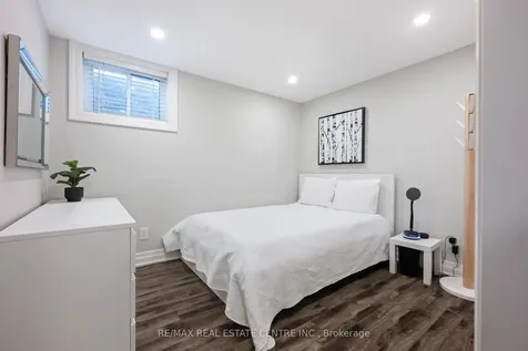 35 Treleaven Drive Brampton ON L6Y 1X7