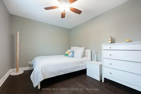35 Treleaven Drive Brampton ON L6Y 1X7