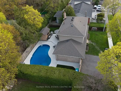 35 Treleaven Drive Brampton ON L6Y 1X7