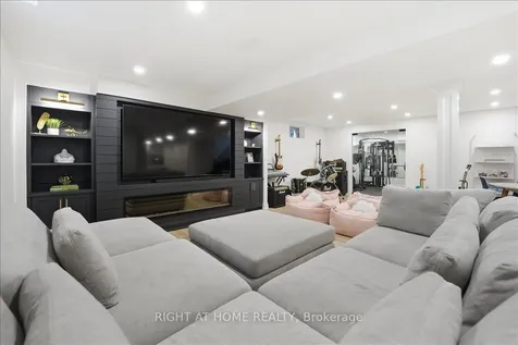262 Nautical Boulevard Oakville ON L6L 0B9