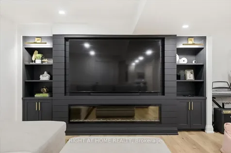 262 Nautical Boulevard Oakville ON L6L 0B9