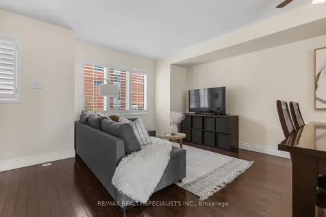 201 Tenth Street Toronto ON M8V 4C7