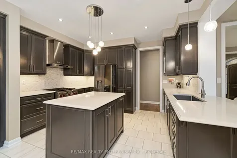 355 Wisteria Way Oakville ON L6M 1L6