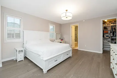 355 Wisteria Way Oakville ON L6M 1L6