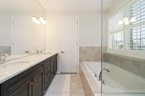 355 Wisteria Way Oakville ON L6M 1L6