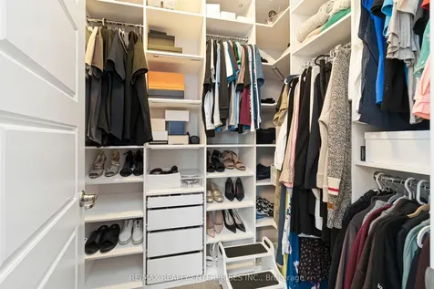 355 Wisteria Way Oakville ON L6M 1L6