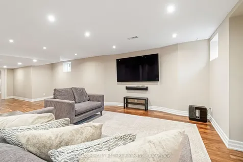 355 Wisteria Way Oakville ON L6M 1L6