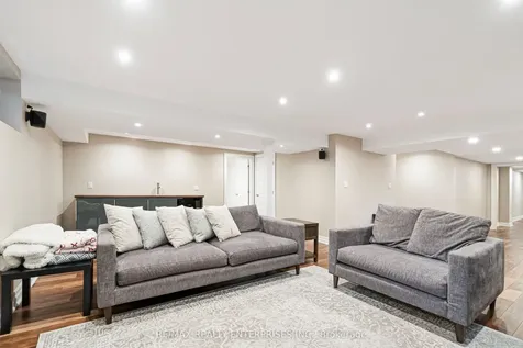 355 Wisteria Way Oakville ON L6M 1L6