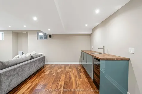 355 Wisteria Way Oakville ON L6M 1L6