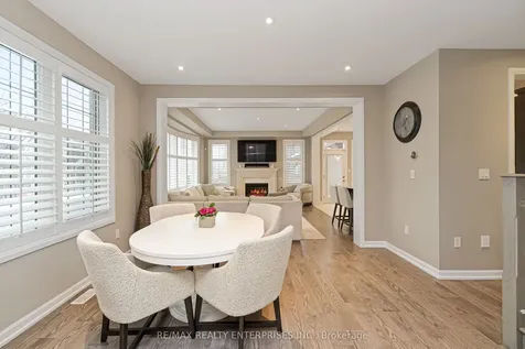 355 Wisteria Way Oakville ON L6M 1L6