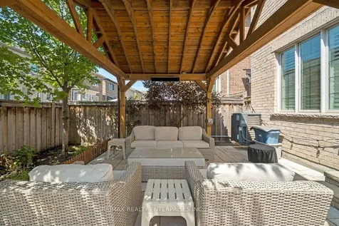 355 Wisteria Way Oakville ON L6M 1L6